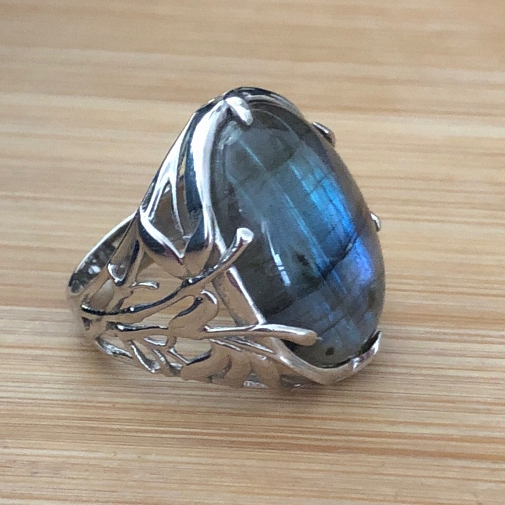 $74   Estate Ring in Silver   Beautiful Color   Size 8 & 1/4"